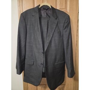 Jos A Bank 2 Piece Suit 100% WOOL Mens 42L (32x31) Gray Plaid Pleated Birdseye